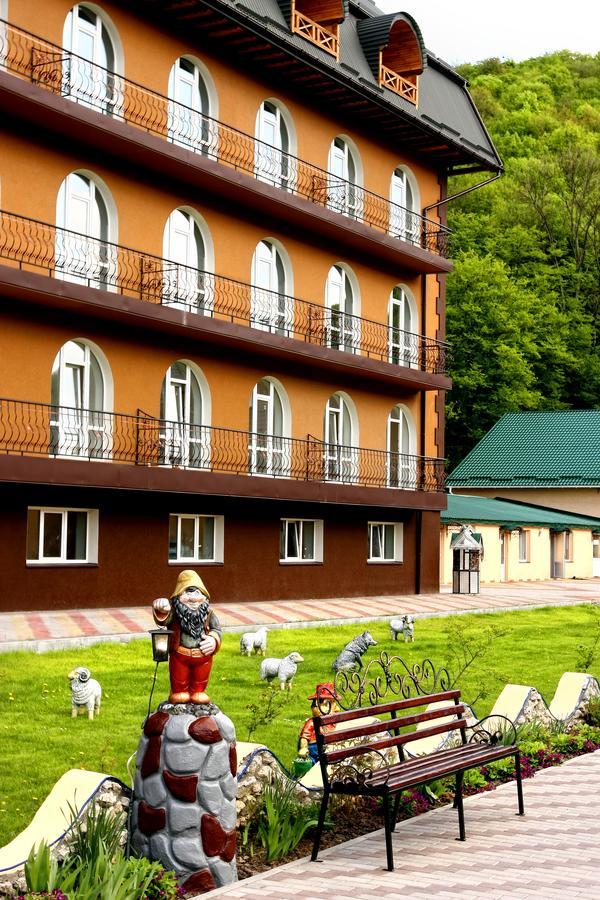 Perlyna Podillyа Hotel Sataniv Bagian luar foto