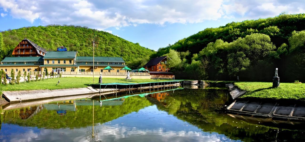 Perlyna Podillyа Hotel Sataniv Bagian luar foto