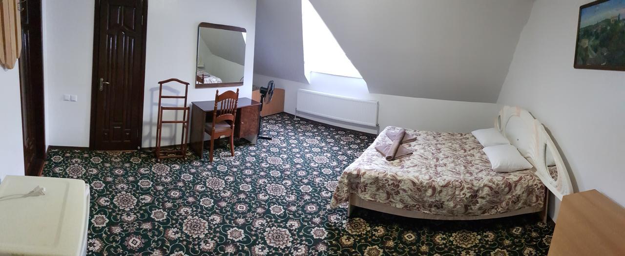 Perlyna Podillyа Hotel Sataniv Bagian luar foto